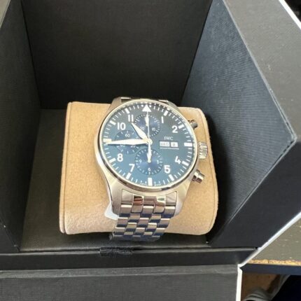 IWC - IW3777-10 Pilot's Watch Chronograph Stainless Steel / Black / Bracelet