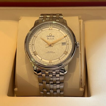 Omega - 424.10.40.20.02.004 De Ville Prestige Co-Axial 39.5 Stainless Steel / Vintage Silver Silk / Bracelet
