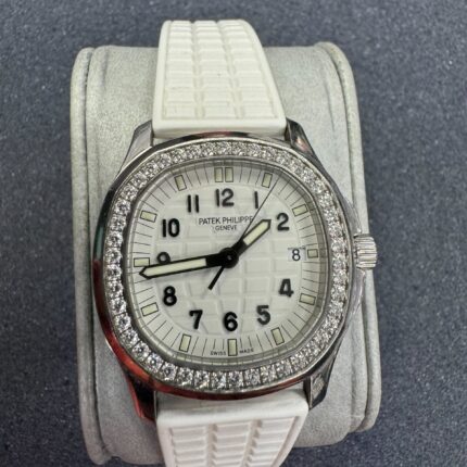 Patek Philippe - 5067A-024 Aquanaut 5067 Stainless Steel / White